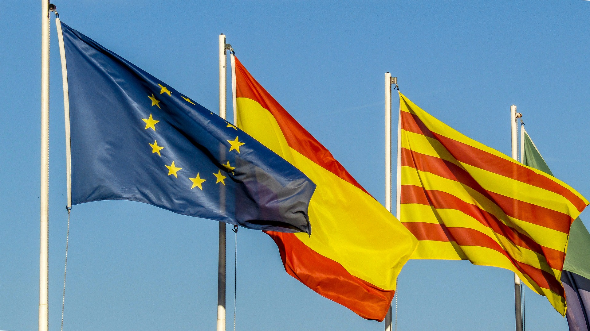 Travel alerts for Spain from 22 european countries